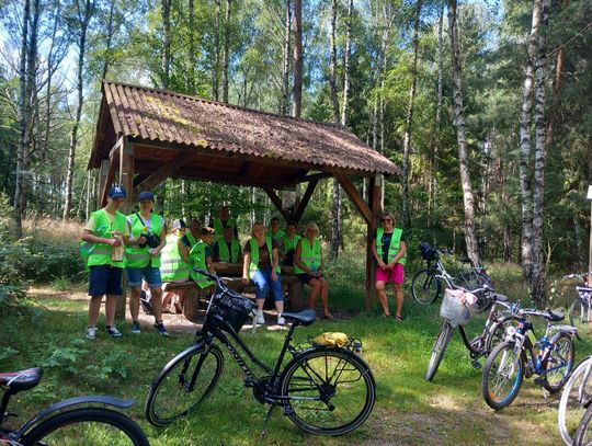 Seniorzy ze Spóroka przejechali rowerami 32 km dla zdrowia i rozrywki