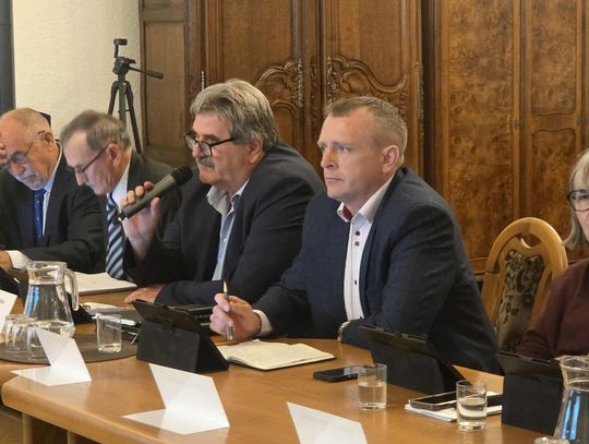 Spór o młodzieżową radę podzielił rajców. Wpłynęła skarga na ich zachowanie