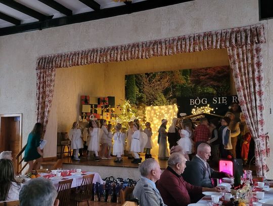 Samotni i schorowani z gminy Jemielnica spotkali się przy wspólnym stole