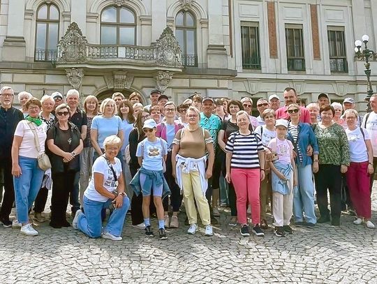 Piękne miejsca i integracja - mieszkańcy Raszowej wybrali się na wspólną wycieczkę