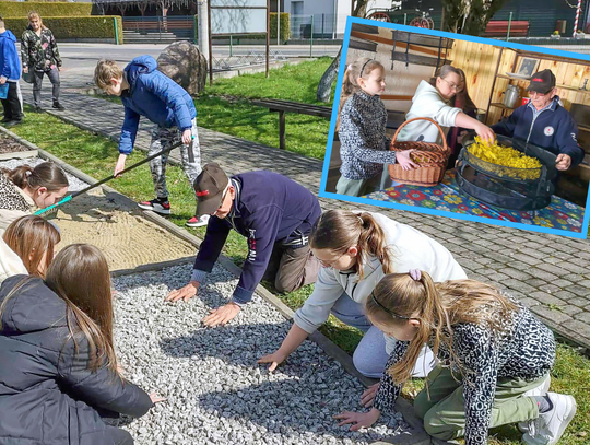 Prace w Kadłubskiej Zagrodzie. Powstała ścieżka sensoryczna Prace w Kadłubskiej Zagrodzie. Powstała ścieżka sensoryczna