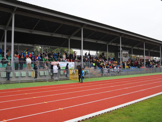 Stadion przy ul. Strzelców Bytomskich w Strzelcach Opolskich zyskał nowe oblicze