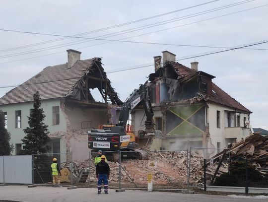 Stara szkoła ustępuje miejsca centrum spotkań mieszkańców Stara szkoła ustępuje miejsca centrum spotkań mieszkańców