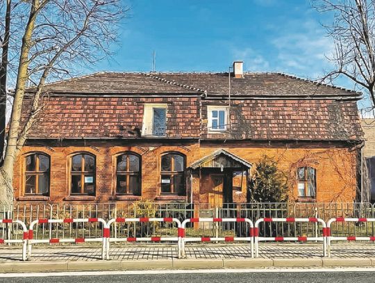 Stara szkoła już prawie była sprzedana. Co poszło nie tak?