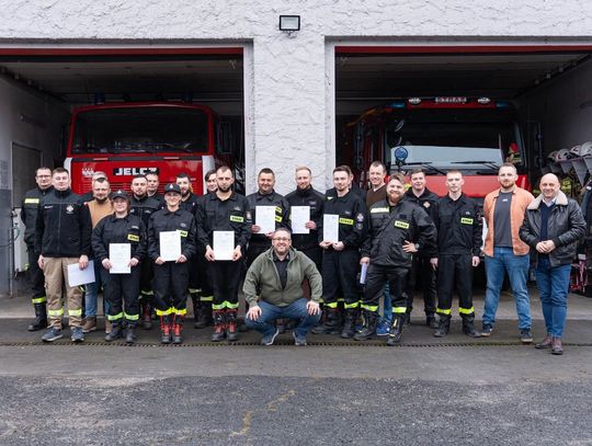 Strażacy z Żędowic i Zawadzkiego odnowili uprawnienia ratownicze Strażacy z Żędowic i Zawadzkiego odnowili uprawnienia ratownicze