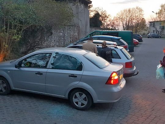 Strzelanina w Strzelcach Opolskich. Policjanci zabezpieczyli dwa pistolety