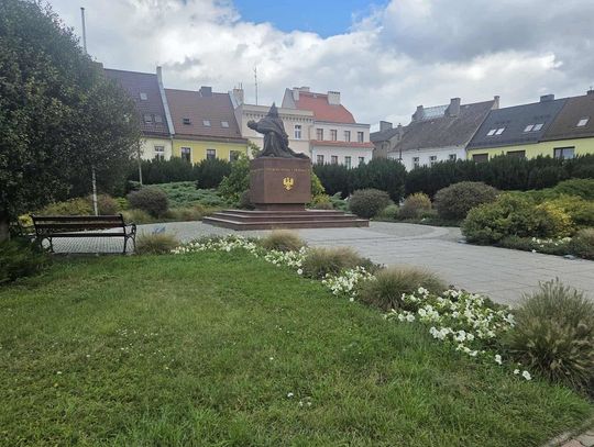 Strzelecka Pieta i skwer potrzebują remontu. Gmina stara się o pieniądze