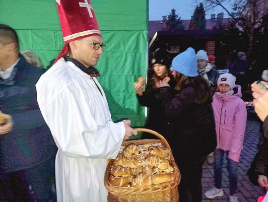 Św. Marcin przeszedł ulicami Spóroka i rozdawał słodkie rogale