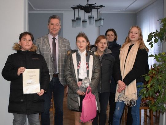 Świąteczne dary dla Czortkowa. W zbiórkę zaangażowali się uczniowie podstawówki