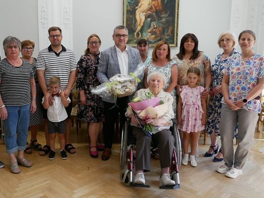 Święto w DPS w Szymiszowie. Pani Emma obchodziła 90. urodziny