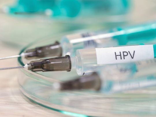 Szczepienia przeciw HPV w szkołach. Tłoku nie ma, są kontrowersje