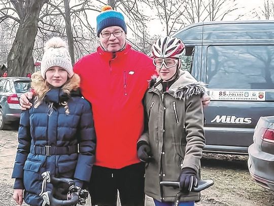 "To było 20 minut piekła". Dziewczyny ze szkółki kolarskiej w Krośnicy nie mają zimowej przerwy 