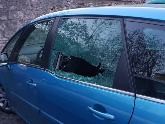 To kobieta strzelała do aut na parkingu w Strzelcach Opolskich. Co jej grozi?