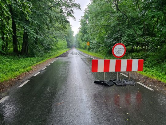 Droga między Olszową a Zimną Wódką zamknięta. Kierowców obowiązuje objazd