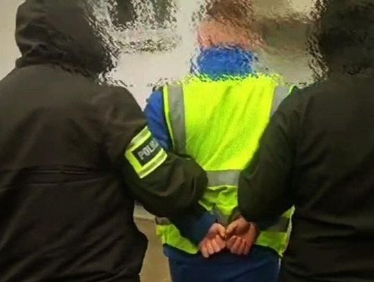 Tymczasowy areszt dla Karola B. Ma zarzut seksualnego wykorzystania 11-latki Tymczasowy areszt dla Karola B. Ma zarzut seksualnego wykorzystania 11-latki