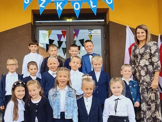 Uczniowie na dobre rozpoczęli rok szkolny. Ilu jest ich w gminie Zawadzkie?