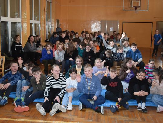 Uczniowie szkół podstawowych z gminy Leśnica przenieśli się w świat czereśni