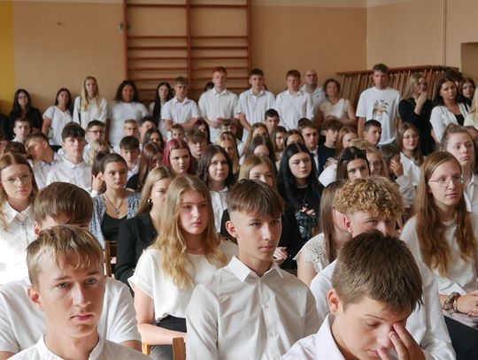 Uczniowie wrócili do szkół. Placówki powitały po nowemu