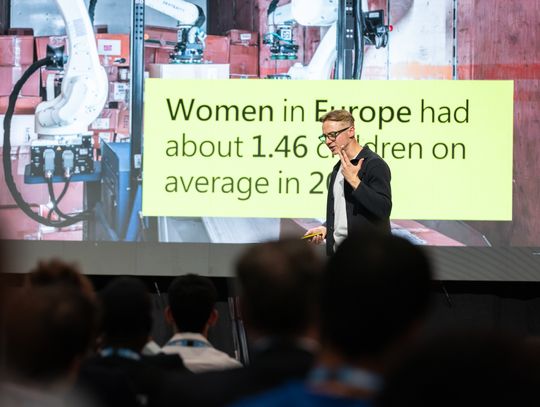 Od śląskiej godki do globalnej sławy. Synek z Raszowej podbija świat technologii