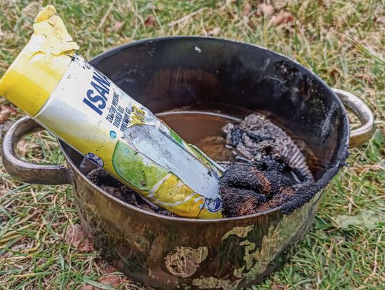 W Strzelcach omal nie doszło do tragedii. Piętnastolatka gasiła olej wodą