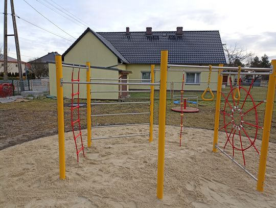 W Żędowicach powstał plac zabaw, jak marzenie. Skorzystają młodsi i starsi