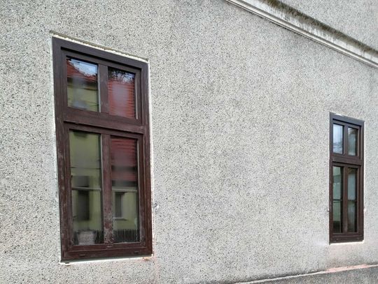 WCK w Kielczy z nowymi oknami i drzwiami. "Obiekt wygląda coraz lepiej"