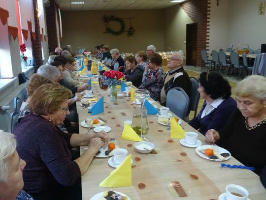 Wielkie święto seniorów w Kadłubie. Był podwieczorek i wspólna zabawa