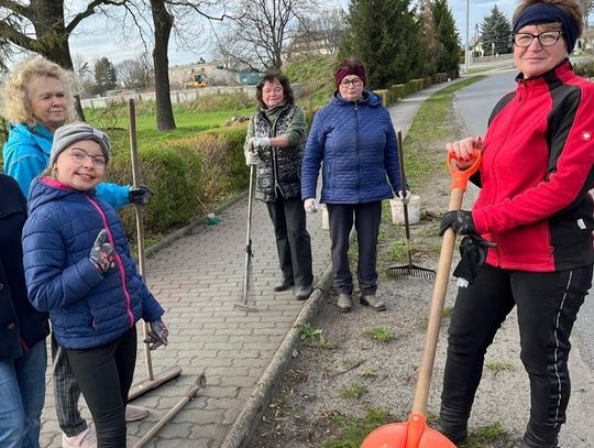 Wiosenne porządki w Raszowej. Mieszkańcy dbają o swoją miejscowość