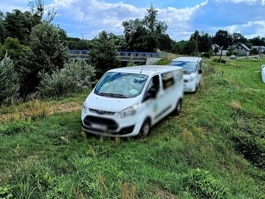 Wjechali na wał na Małej Panwi i go uszkodzili. Jeden próbował uciec