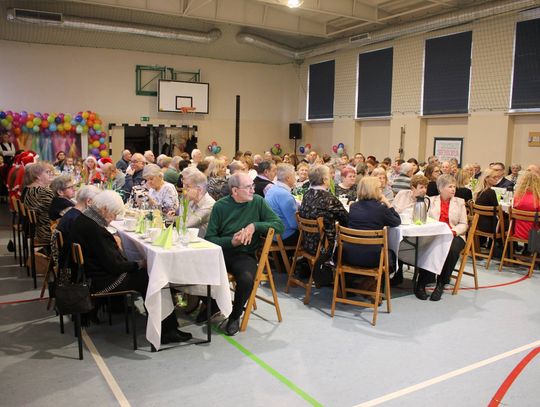 Wyjątkowe spotkanie w Szymiszowie. Były występy artystyczne i wspólna biesiada