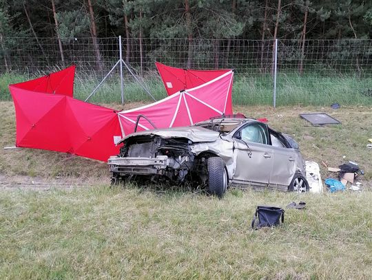 Wypadek na autostradzie A4. Volvo wypadło z jezdni, nie żyje kobieta