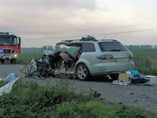 Wypadek na trasie Strzelce Opolskie - Dolna. Zderzenie mazdy z mercedesem