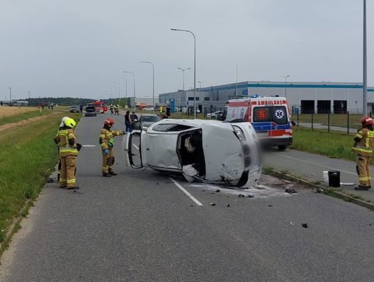 Wypadek w Zimnej Wódce. 19-latek w bmw zniszczył auto i stracił prawko