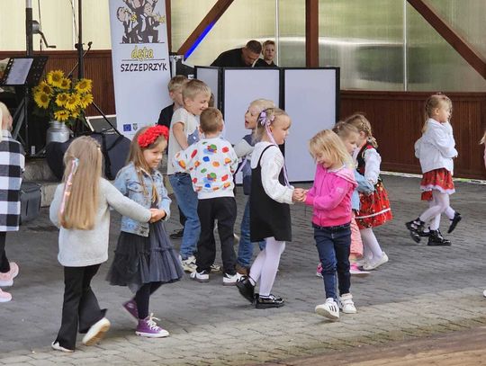 Wyśmienita zabawa w Krośnicy. Bawili się nie tylko mieszkańcy wsi