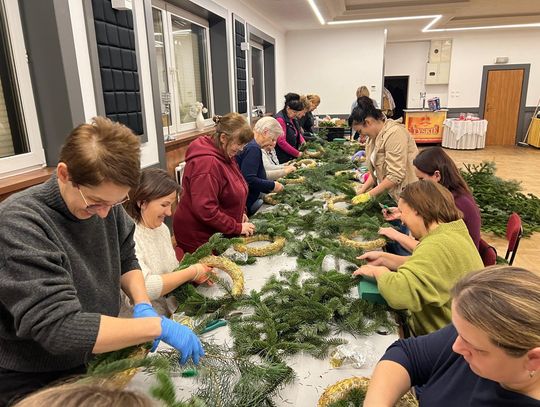 Panie z Krośnicy robiły stroiki. Powstały piękne dzieła