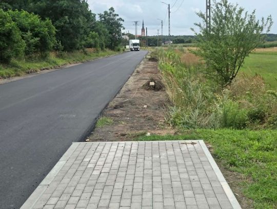 Chodnika w tym miejscu na razie nie będzie. Mieszkańcy nie zamierzają odpuścić