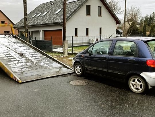 Jechał za szybko i bez pasów. Nie miał też prawa jazdy i był pijany