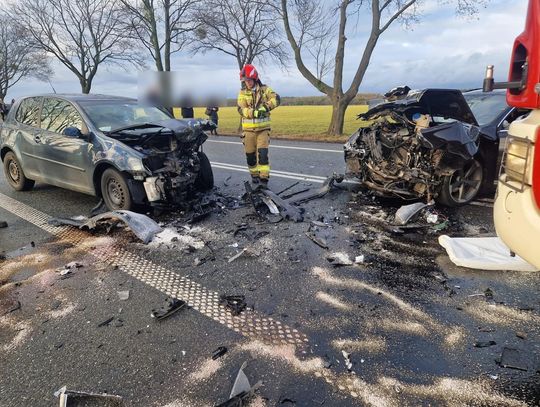 Czołowe zderzenie pod Strzelcami Opolskimi. Jedna osoba poszkodowana