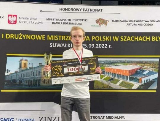 Zawodnicy Strzelca z medalami na Mistrzostwach Polski w szachach błyskawicznych