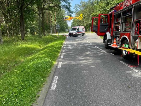 Zderzenie osobówki z motocyklem. Poszkodowana została zabrana przez LPR