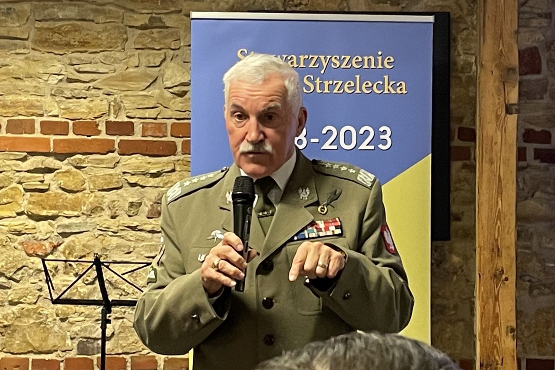 25 lat Stowarzyszenia Ziemia Strzelecka. Gen. Mieczysław Bieniek wygłosił wykład