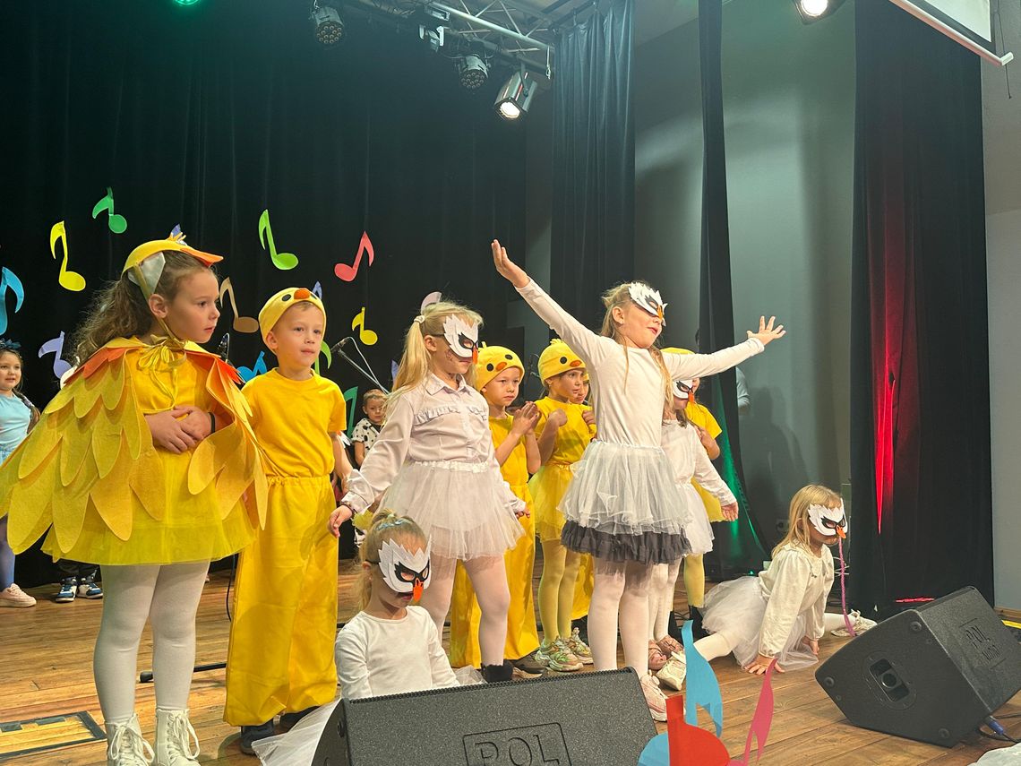 260 wykonawców na Powiatowym Festiwalu Piosenki Dziecięcej "Bajeczne Melodie"
