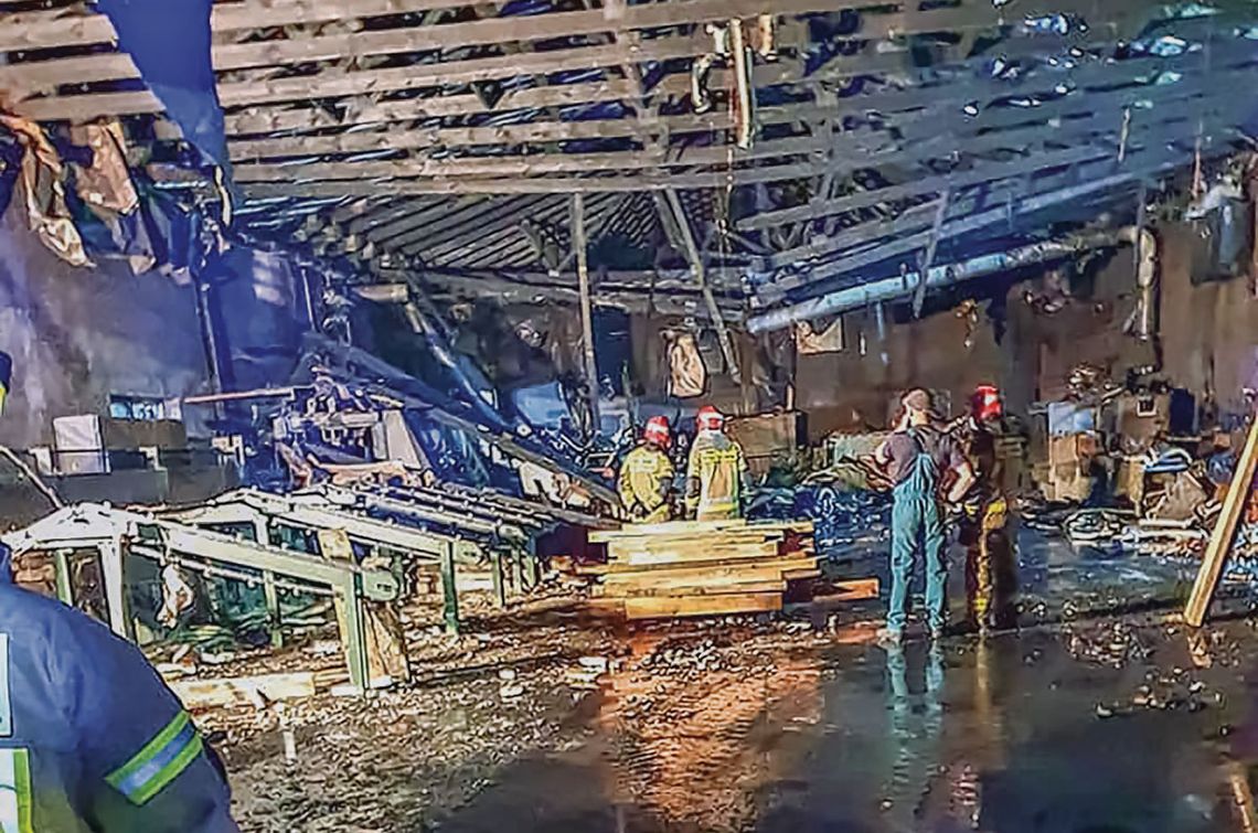 51 strażaków gasiło tartak 51 strażaków gasiło tartak