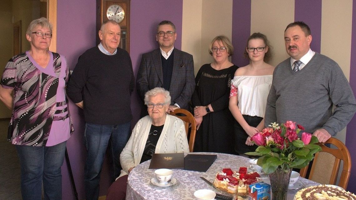 90. urodziny mieszkanki Szymiszowa. Jaka jest jej recepta na długowieczność? 90. urodziny mieszkanki Szymiszowa. Jaka jest jej recepta na długowieczność?