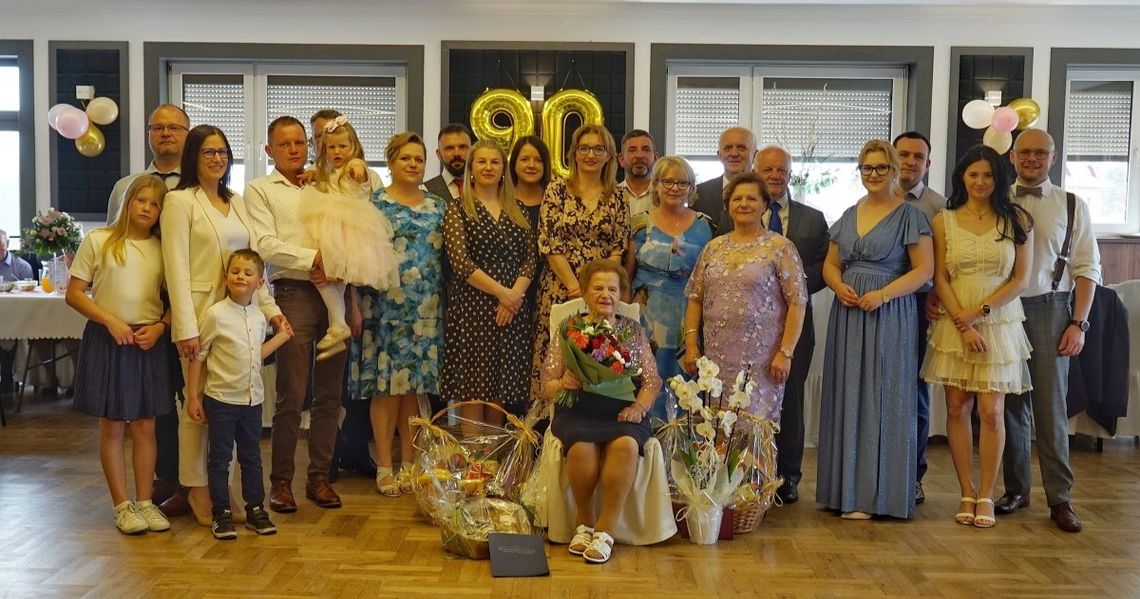 90. urodziny pani Adelajdy z Krośnicy. Życzymy wszystkiego najlepszego