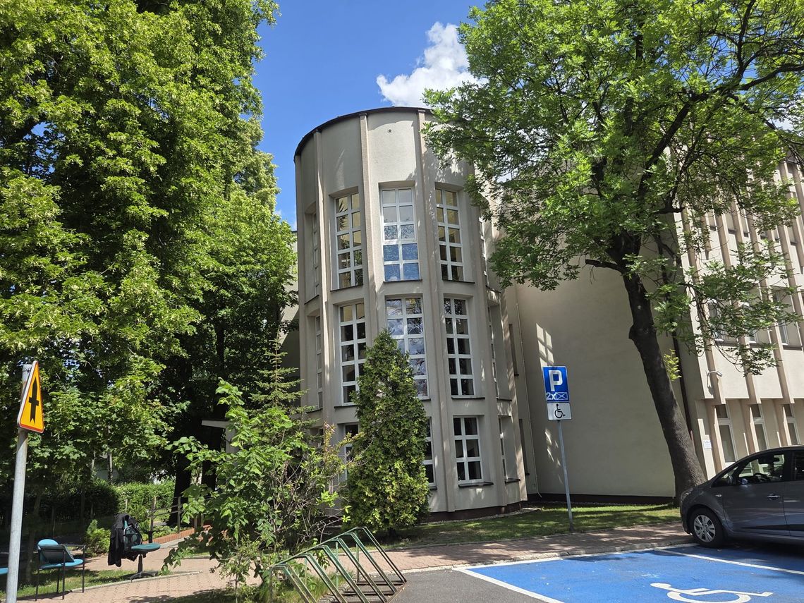 Awaria w ZUS w Strzelcach Opolskich. Uruchomiono tymczasowy punkt obsługi Awaria w ZUS w Strzelcach Opolskich. Uruchomiono tymczasowy punkt obsługi