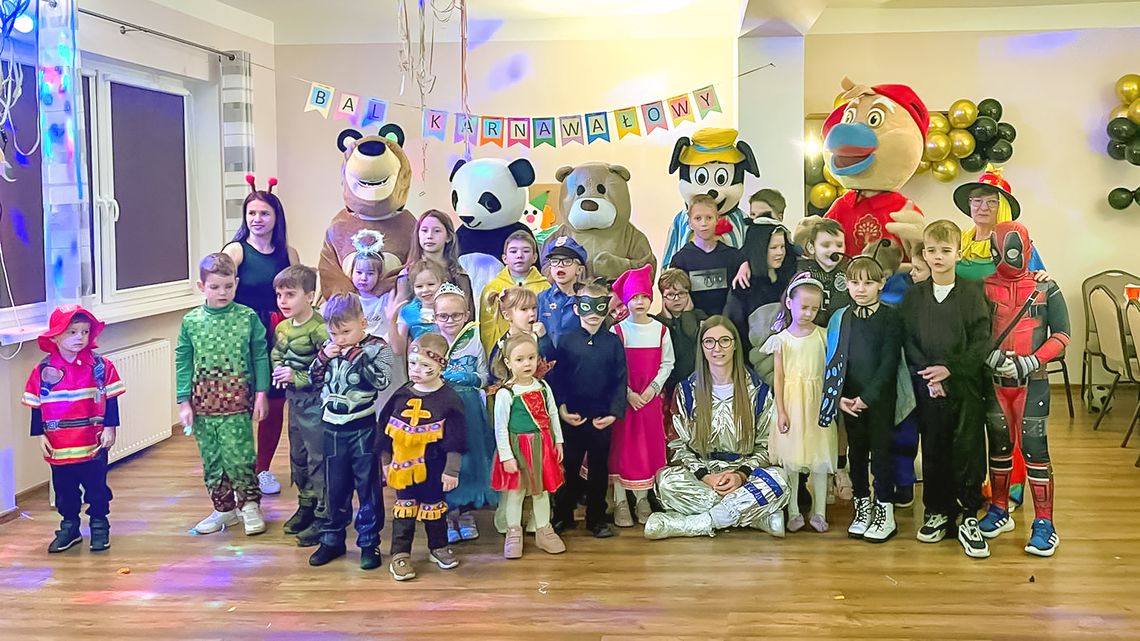 Bal przebierańców w Siedlcu. Byli mali rycerze, czarownice i policjanci