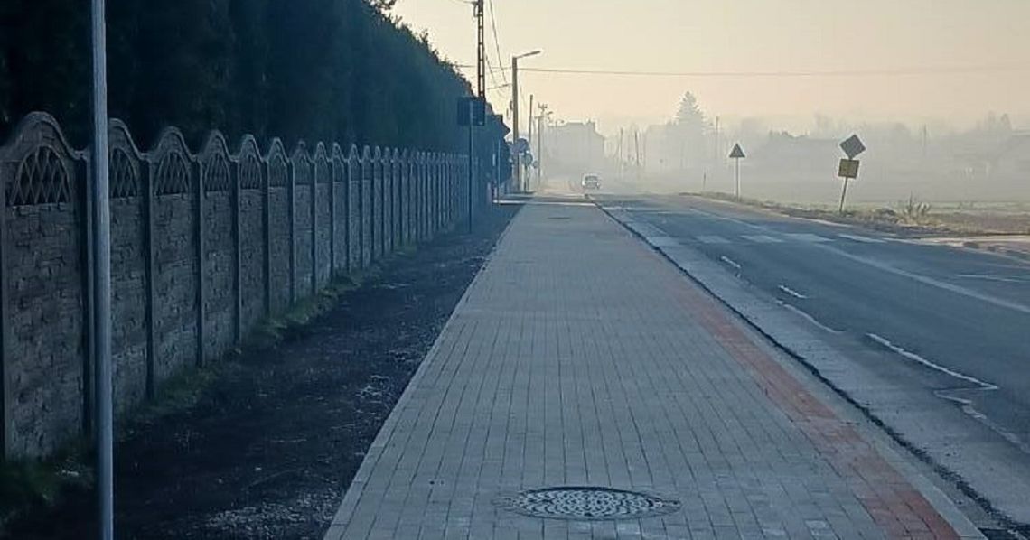 Bezpieczniej w Szymiszowie-Osiedlu. Kolejny fragment chodnika gotowy