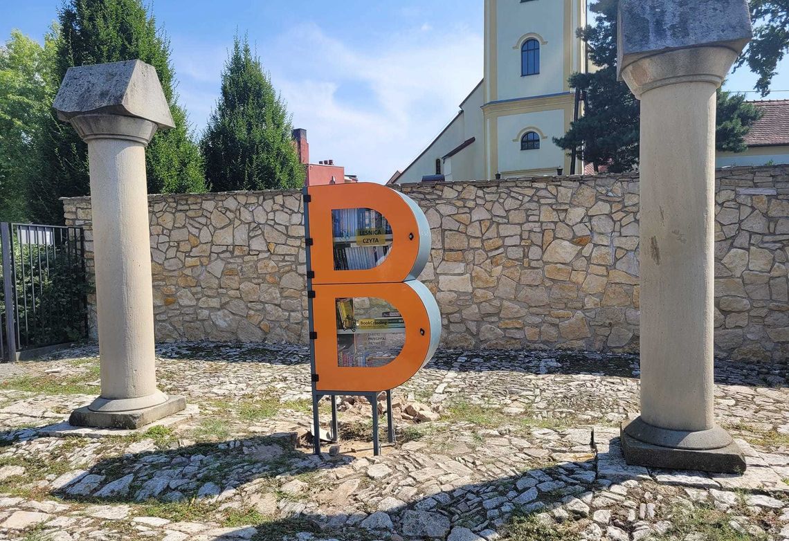 Leśnica uwalnia książki. Powstała tutaj biblioteczka plenerowa