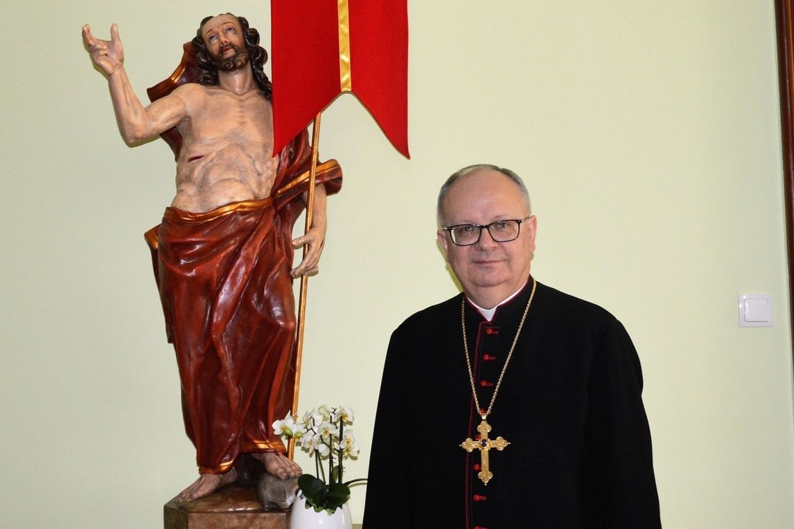 Biskup Czaja: Chrystus zmartwychwstał - zwyciężyło dobro nad złem
